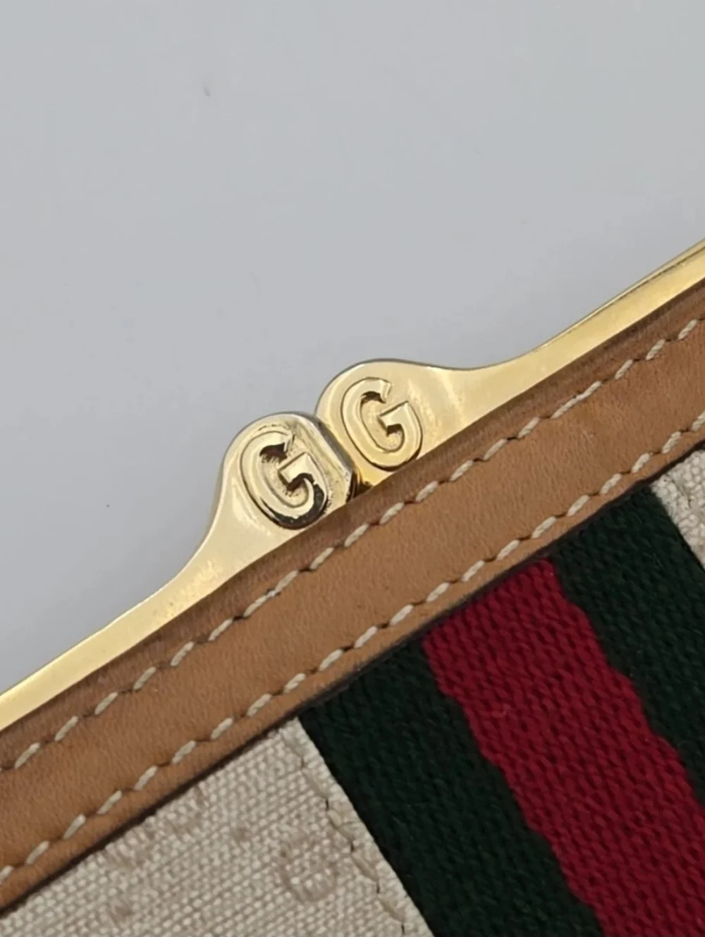 Vintage GUCCI trifold Wallet - Picture 3 of 8